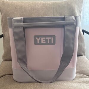 YETI Camino 20 in cherry blossom w/ 1L matching sidekick